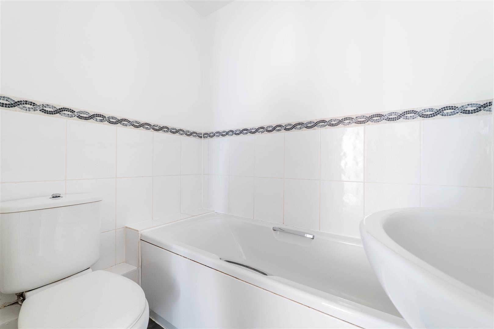 2 bed property in Lancaster Gate, Leyland
